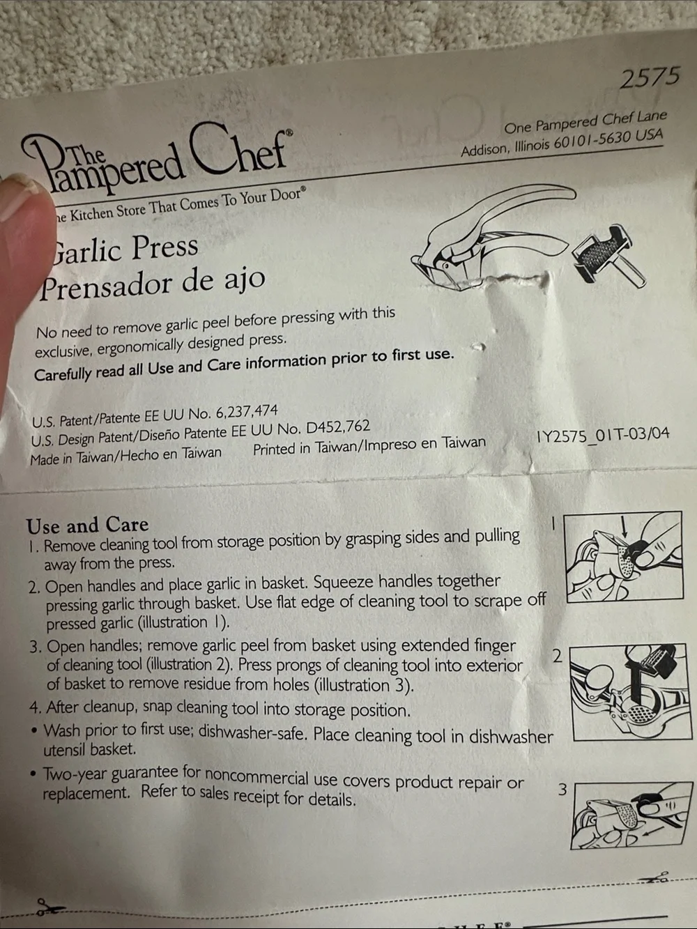 The Pampered Chef Metal Garlic Press #2575 with Cleaning Tool
